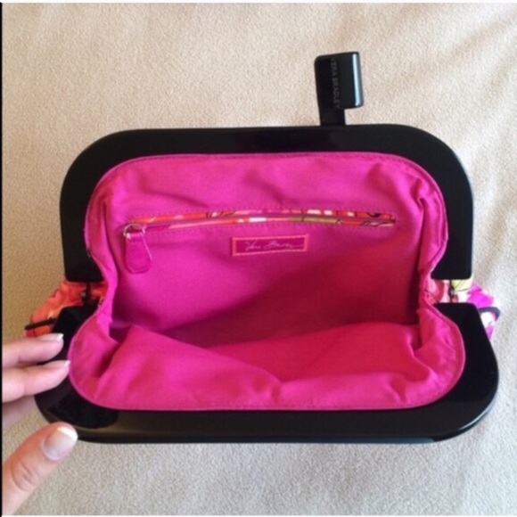 LIMITED EDITION Vera Bradley clutch - Picture 2 of 2